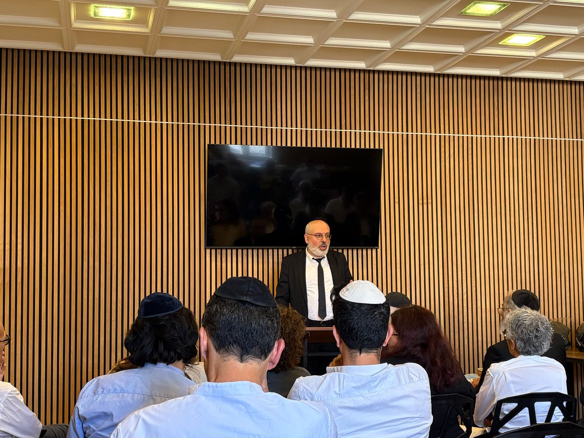 Ce soir Assemblée générale du Consistoire.
Un moment d'échanges dans un seul but: la transparence de l'institution