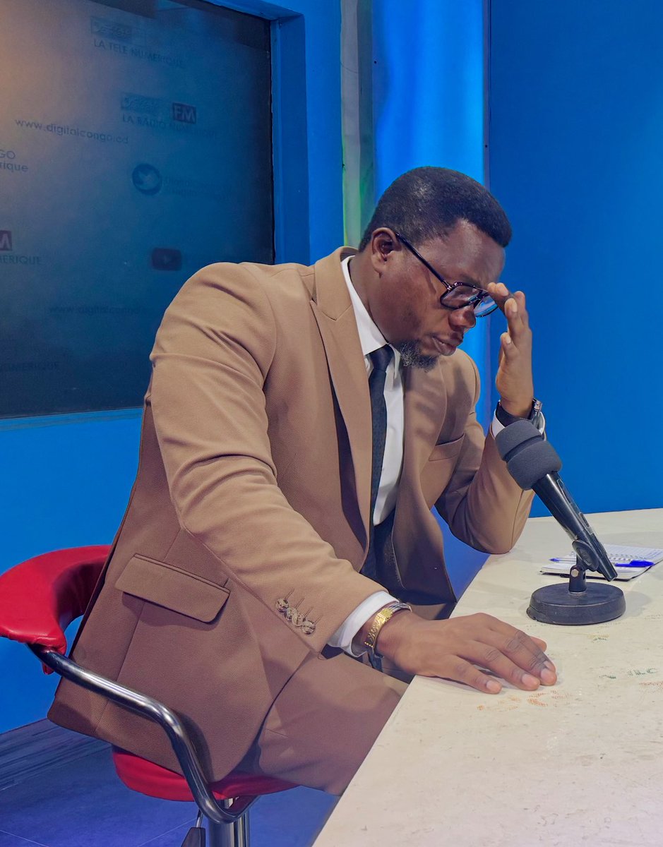 "Le Congo n'a pas d'intellectuels,
nous avons des universitaires, des diplômés, (...) l'intellectuel est celui qui trouve dans son intelligence, des éléments pour résoudre les problèmes qu'il y a dans le pays. Or dans ce domaine nous sommes dans l'échec" Prof Bongeli.
Avançons