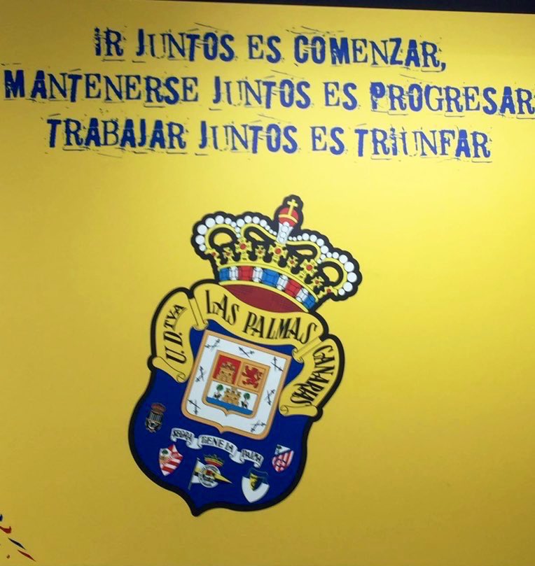 TinoTelde's tweet photo. Los abonos virtuales de todos los ABONADOS han DESAPARECIDO de nuestros teléfonos @UDLP_Oficial 

Podrían hacer algo y comunicar que ha ocurrido … que hacemos a 2 semanas de empezar la liga 🤷‍♂️🤦🏻‍♂️

@PresidenteUDLP  @PatricioVi @RuymanAlmeidaP @JorgeBetancor @diazcarla98 https://t.co/nDAYsUcWNa