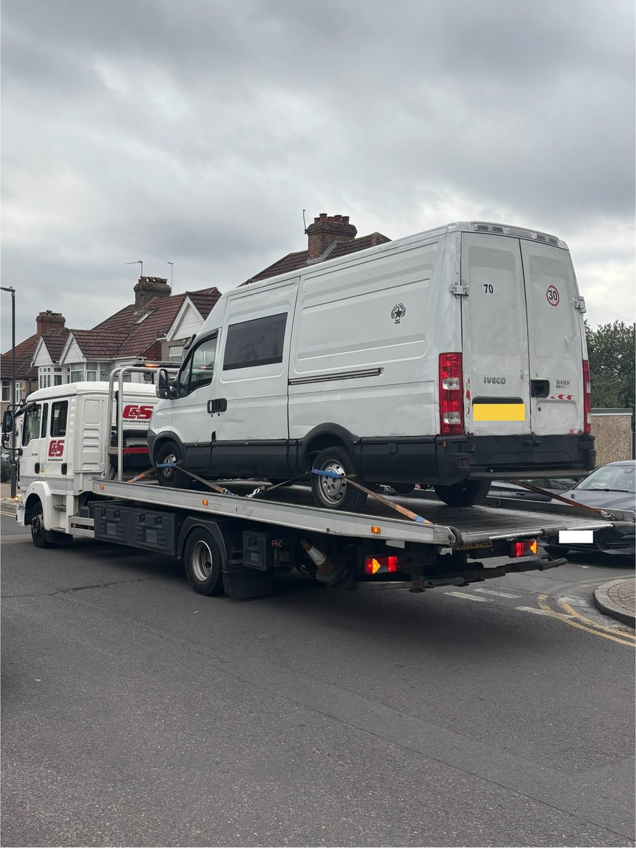 Harrow Weald Police tweet media
