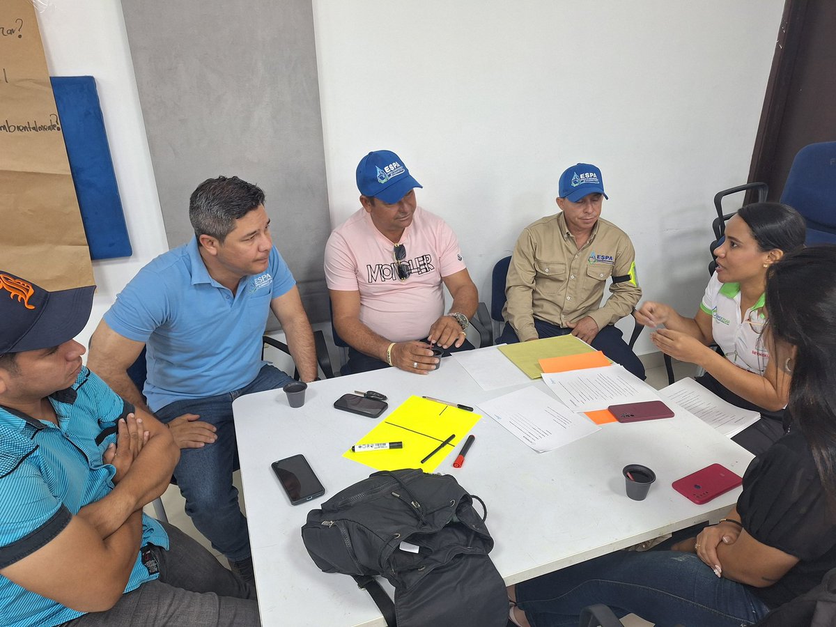 Así se vivió el 4.º Taller de Participación Ciudadana en Aguachica, bajo el enfoque Living Lab.
Educación, cultura, saberes locales y compromiso ciudadano por un territorio sostenible. 🌎💚
#CorpocesarEnAcción