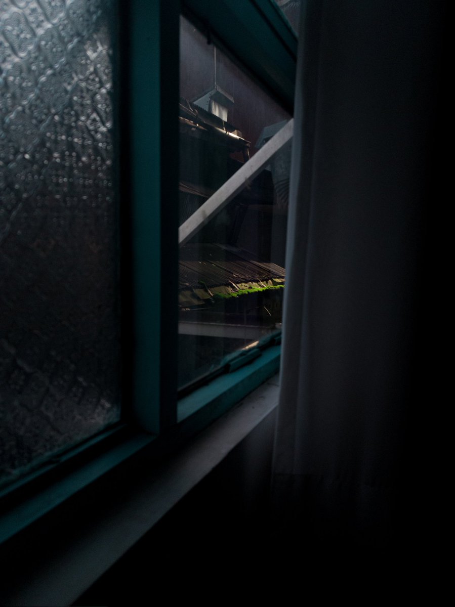 Gm
Quiet moments in muted light.