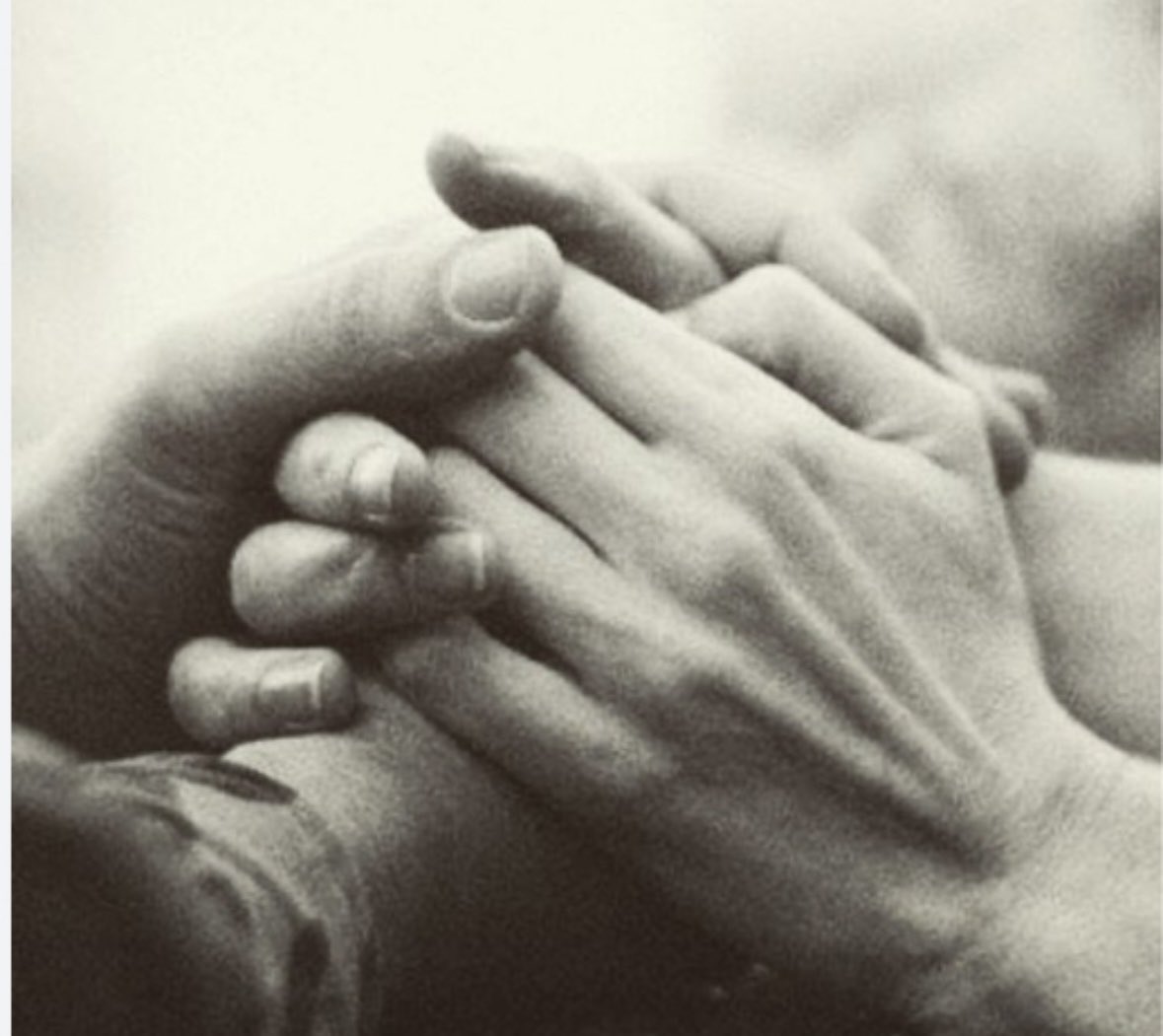 „Die wirklich wichtige Freiheit erfordert Offenheit und Aufmerksamkeit und
Disziplin und die Empathie, andere Menschen wirklich ernst zu nehmen, und
Opfer für sie zu bringen, auf unendlich verschiedene Weisen, völlig unsexy, Tag für Tag"
Gute Nacht mit David Foster Wallace