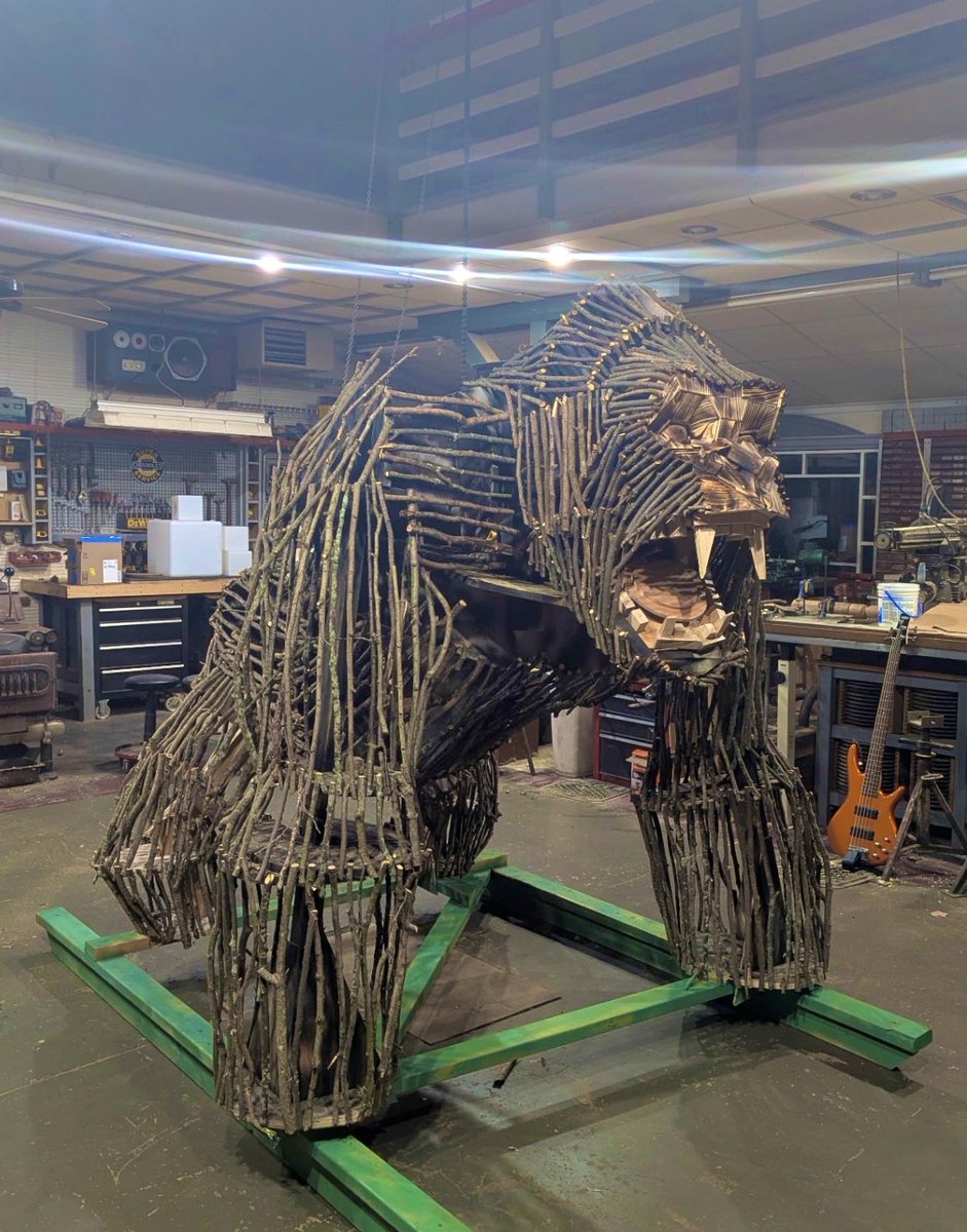 wook_chuck's tweet image. My best buddy @DugsArt just finished his gorilla he’s been working on all summer!! 🦍
