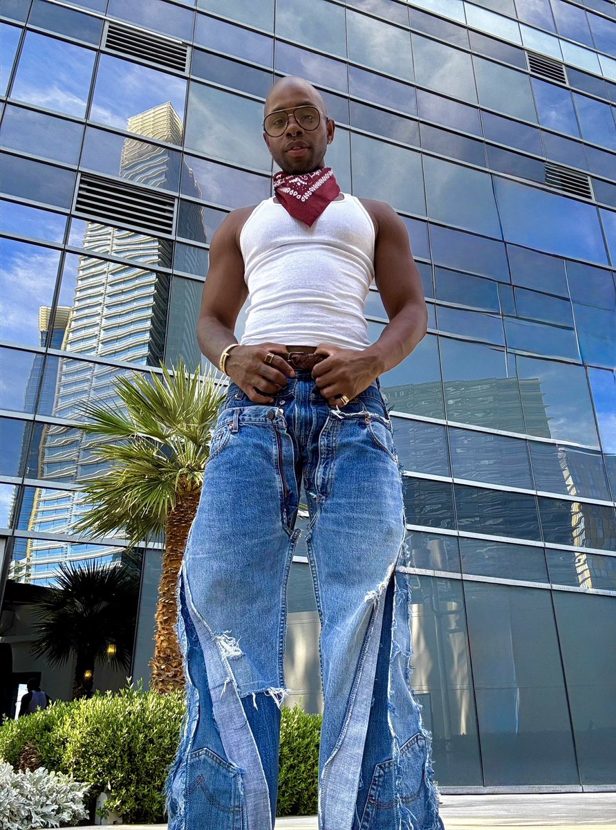 monetxchange's tweet image. These are good jeans, Sydney Sweeney.