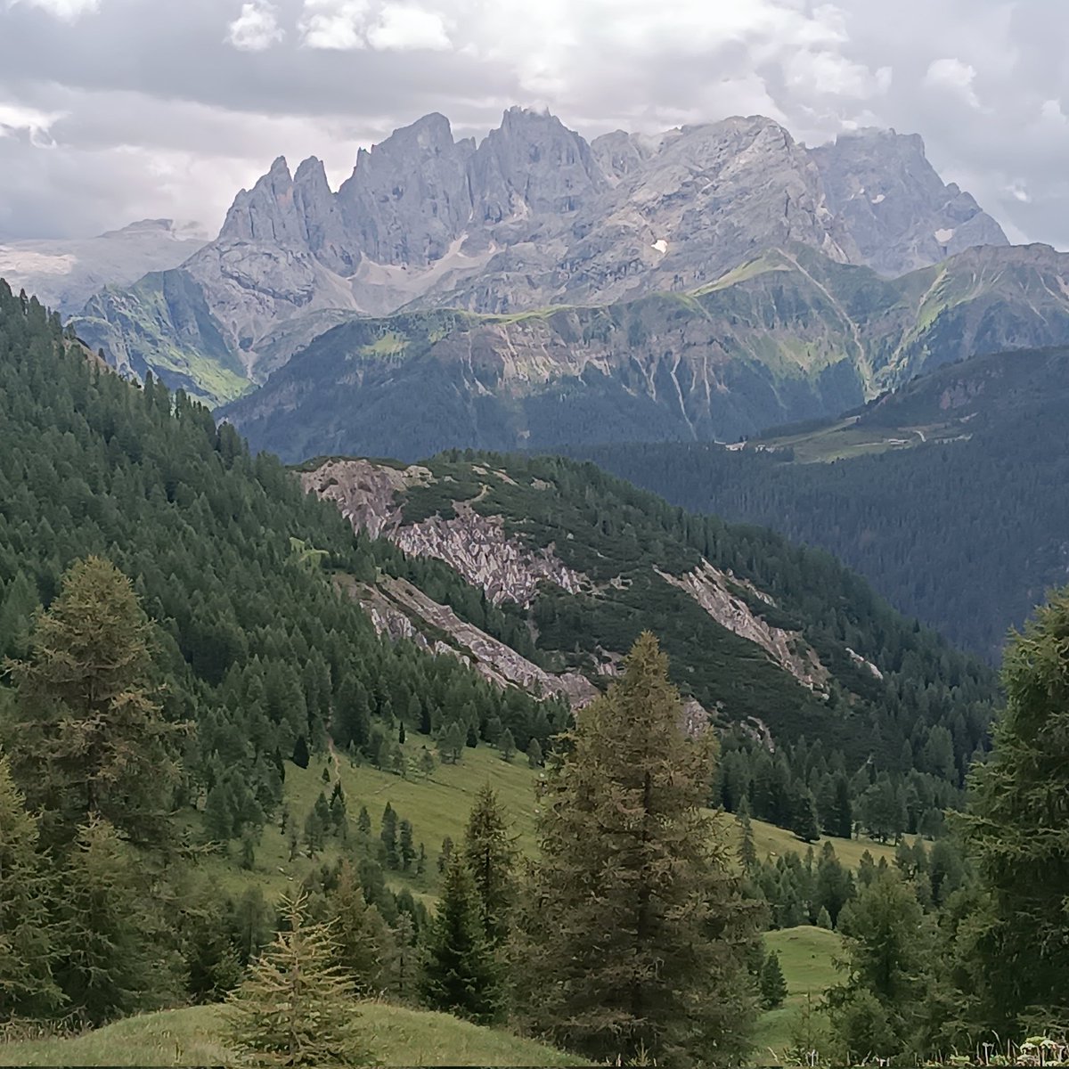 Rayorebeld's tweet image. #Alpi #Alpes #Dolomiti 😍