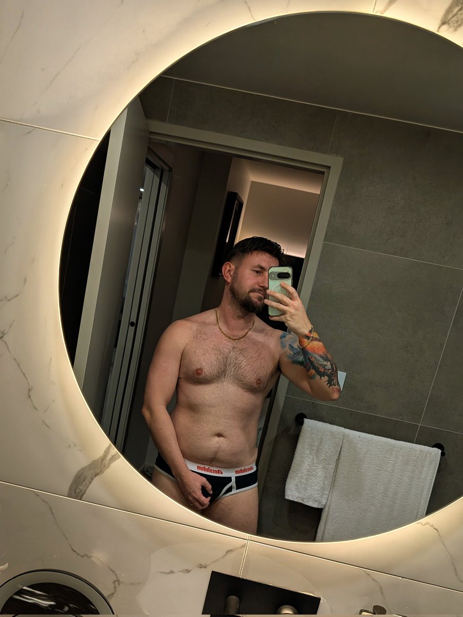 There is some satisfying about gripping your #bulge.