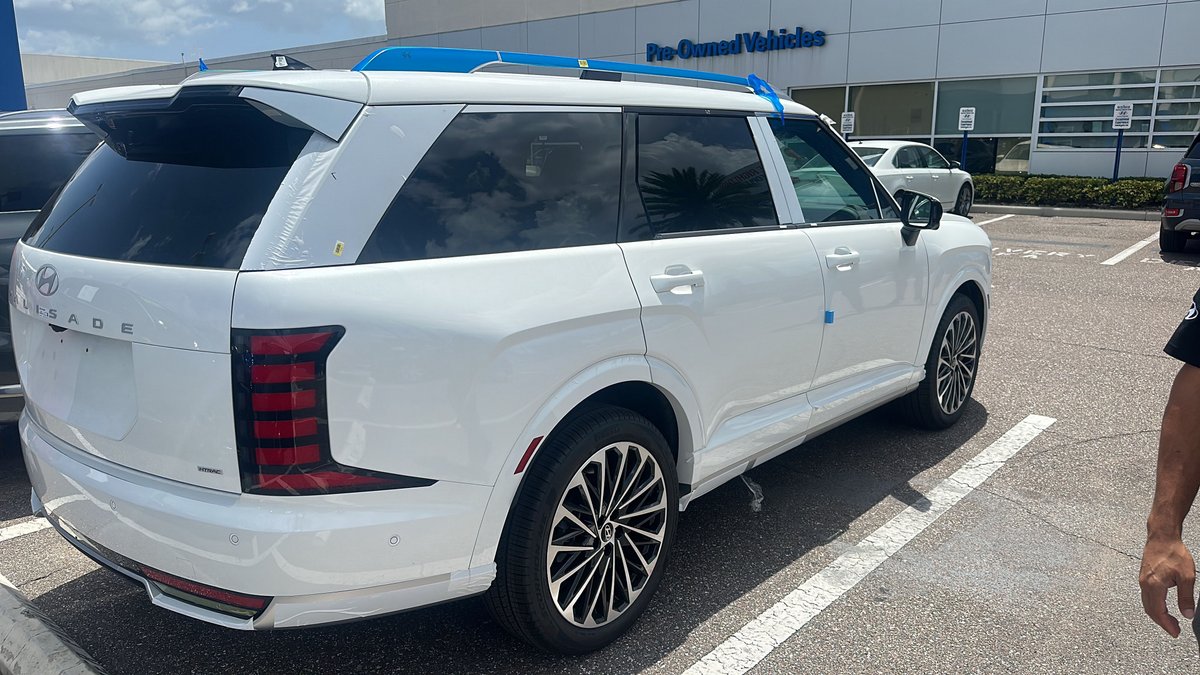 🔥 It’s Here, Tampa!
👋 Say hello to the all-new 2026 Hyundai Palisade! Redesigned, redefined, and ready to turn heads! 
📍 Stop by to take a test drive at Courtesy Hyundai of Tampa.