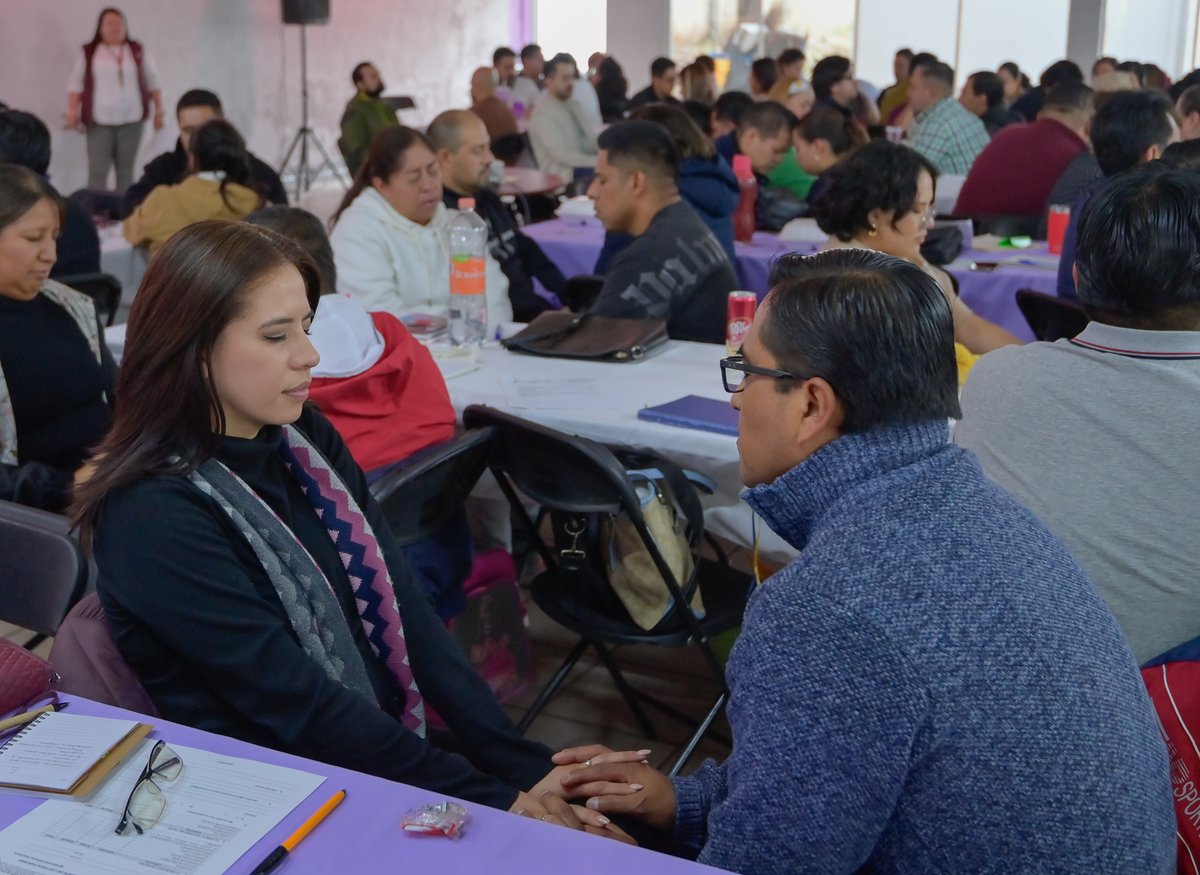 GobAtizapan's tweet photo. Gracias a @PatyArévalo y el trabajo de #DIFAtizapán, @Edomex y @DIFEM, decenas de parejas logran formar familias a través de nuestro Taller de Adopciones.

📌 Garantizando siempre el bienestar infantil.

#SigamosCreciendo 👨👩👧👦 https://t.co/8hUmlLIX1H