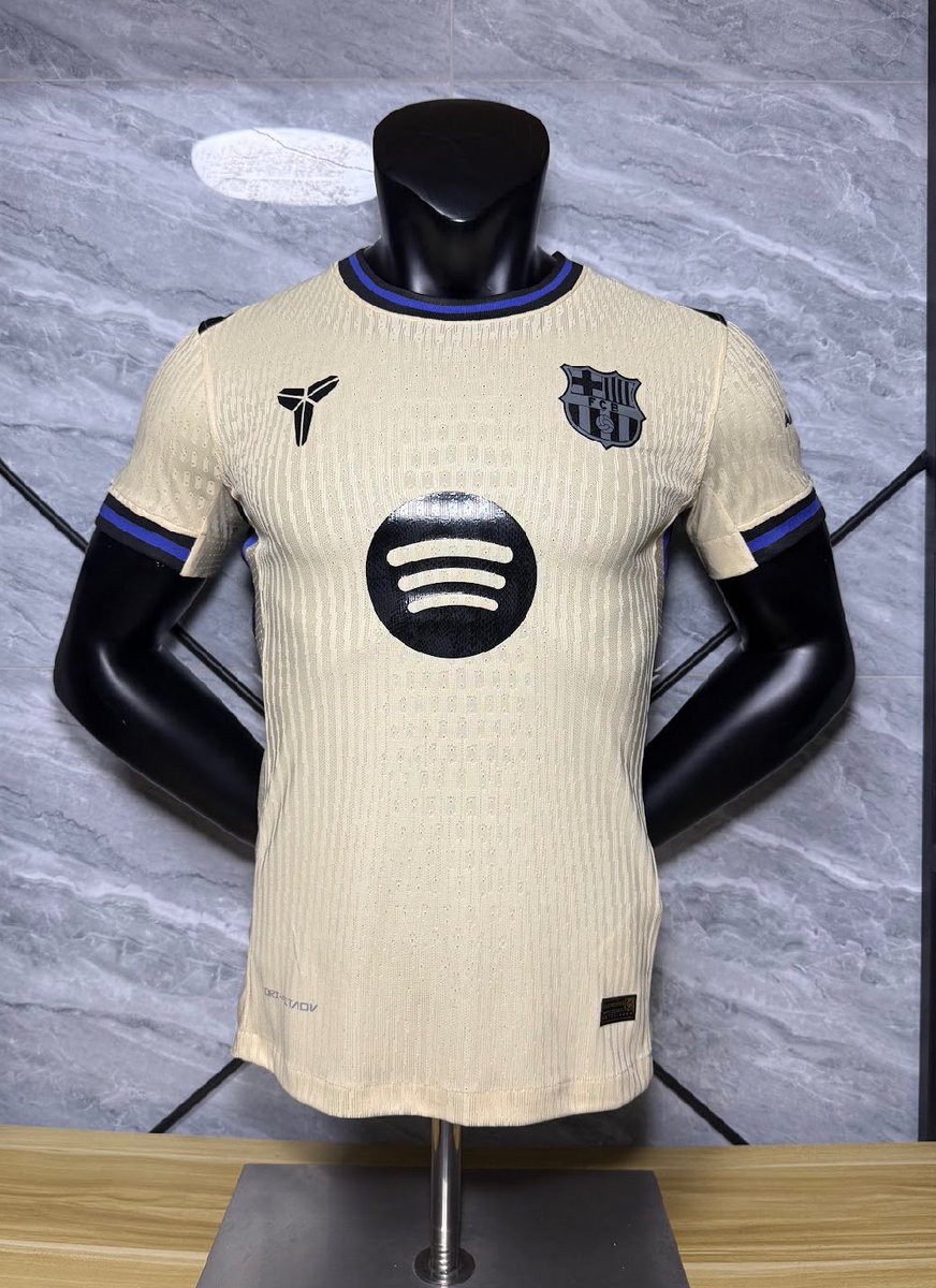 Disponible la 2º equipación del Barcelona en colaboración con Kobe Bryant❤️💙💛💜

En fan versión, player versión, manga corta y manga larga