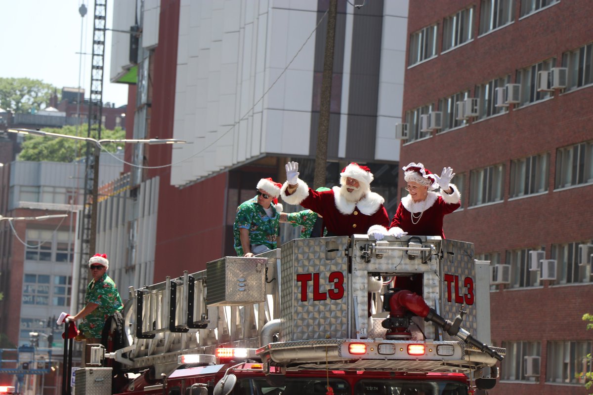 Shriners Children's Boston (@shrinersboston) on Twitter photo Christmas came early to <a href="/ShrinersBoston/">Shriners Children's Boston</a>! Santa and Mrs. Claus took a break from the North Pole to visit our patients. They arrived by firetruck, spreading holiday cheer, with an assist from <a href="/BostonBurn/">Boston Firefighters Burn Foundation</a>.
#ShrinersChildrens #ChristmasInJuly
<a href="/BostonFire/">Boston Fire Dept.</a>
<a href="/shrinershosp/">Shriners Children's</a> Christmas came early to <a href="/ShrinersBoston/">Shriners Children's Boston</a>! Santa and Mrs. Claus took a break from the North Pole to visit our patients. They arrived by firetruck, spreading holiday cheer, with an assist from <a href="/BostonBurn/">Boston Firefighters Burn Foundation</a>.
#ShrinersChildrens #ChristmasInJuly
<a href="/BostonFire/">Boston Fire Dept.</a>
<a href="/shrinershosp/">Shriners Children's</a>