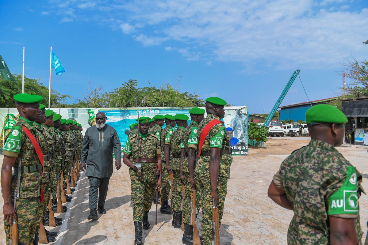 aussom_'s tweet photo. Today, the new #SRCC & Head of AUSSOM, Ambassador El Hadji Ibrahima Diene, visited #AUSSOM Force Headquarters in #Mogadishu to get acquainted with the Mission’s operations.
The SRCC laid a wreath for fallen soldiers from the Troop Contributing Countries(#TCCs) and the host country.
Ambassador Diene toured key operational and welfare facilities, including the Joint Operations Centre and the Military and Police Headquarters, underscoring their importance in the Somali-led peace and security process.
He was accompanied by senior AUSSOM leaders, including Force Commander Lt. Gen. Sam Kavuma, Deputy Force Commander for Support and Logistics Maj. Gen. Peter Muteti, Military Chief of Staff Brig. Gen. Kindu Gezu, Acting Police Commissioner ACP Samuel Osiedu Okanta, and Ag. Head of the Human Rights, Gender and Protection Division Dr. Omar Alasow.
The officials reaffirmed AUSSOM’s unwavering commitment to supporting Somalia’s stability and development. #SRCCDieneTakesCharge