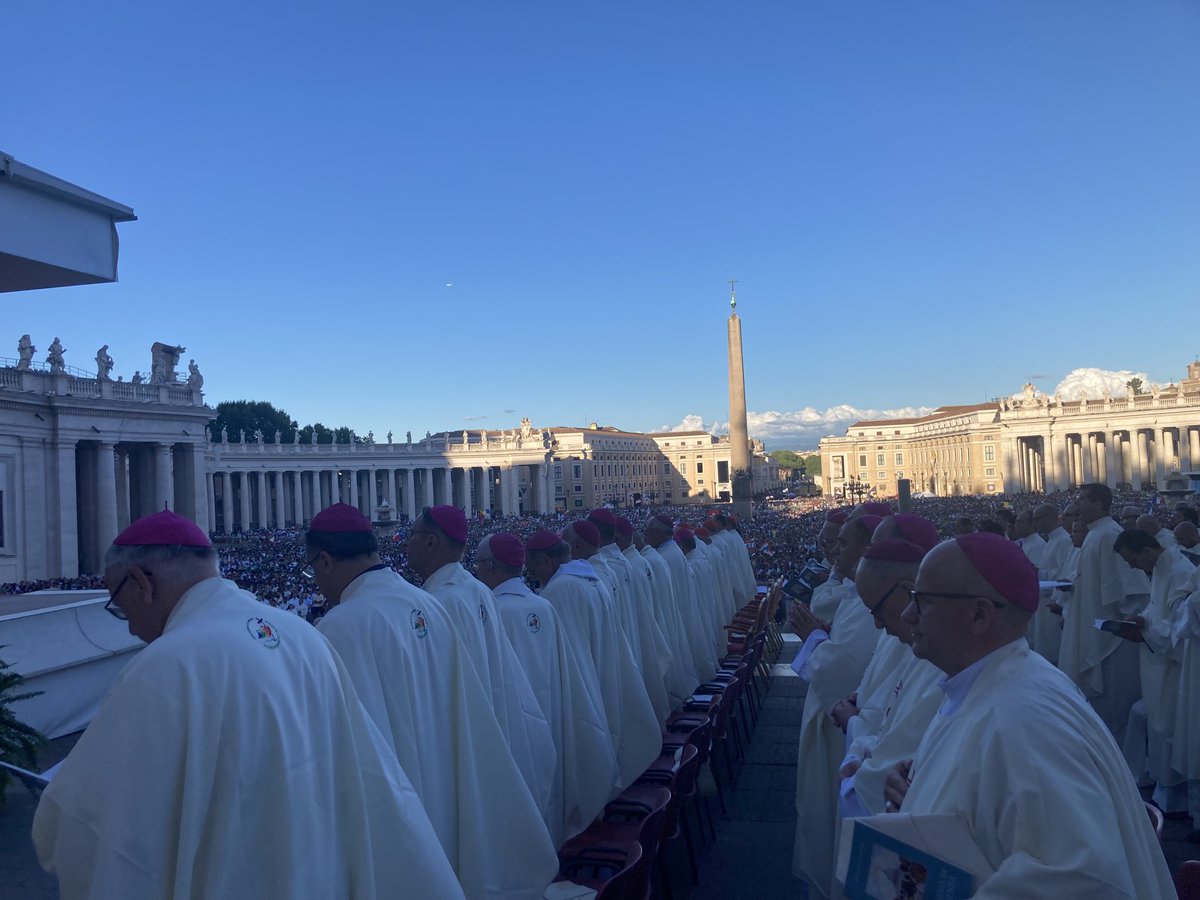 Mgr Matthieu Rougé (@mgrmrouge) on Twitter photo Magnifique Messe d’ouverture du <a href="/Iubilaeum_25/">Iubilaeum25</a> des jeunes dans la lumière et la paix du soir. Exultation de l’arrivée du <a href="/Pontifex_fr/">Pape Léon XIV</a> et intense prière commune pour la #paix! <a href="/92catholique/">Diocèse de Nanterre</a> <a href="/Eglisecatho/">Église catholique en France</a> <a href="/Jeunes_cathos/">Jeunes Cathos</a> Magnifique Messe d’ouverture du <a href="/Iubilaeum_25/">Iubilaeum25</a> des jeunes dans la lumière et la paix du soir. Exultation de l’arrivée du <a href="/Pontifex_fr/">Pape Léon XIV</a> et intense prière commune pour la #paix! <a href="/92catholique/">Diocèse de Nanterre</a> <a href="/Eglisecatho/">Église catholique en France</a> <a href="/Jeunes_cathos/">Jeunes Cathos</a>
