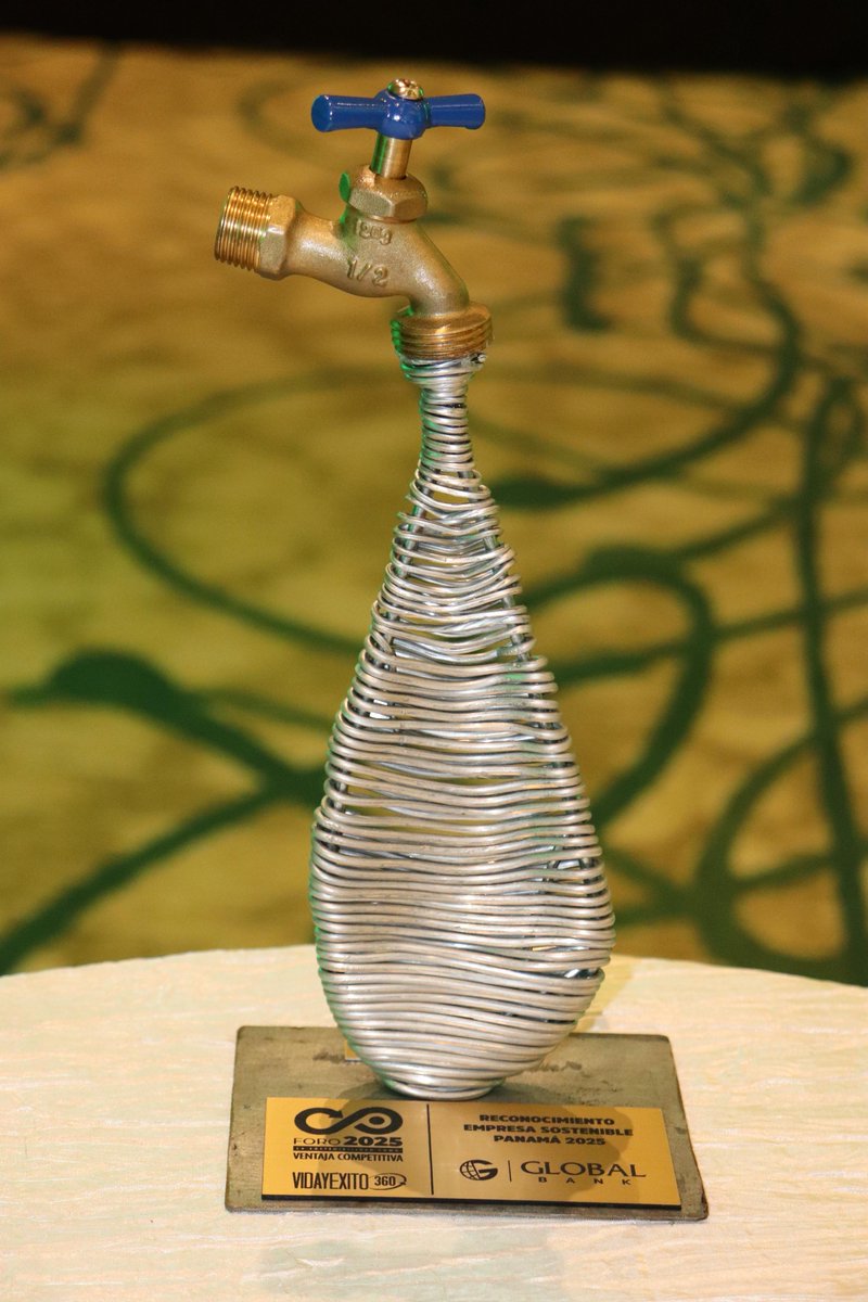 Nos llena de orgullo compartir que hemos sido reconocidos como una de las empresas más sostenibles en Panamá, durante el Foro: Ventaja Competitiva 2025 organizado por la revista Vida y Éxito. En este evento, nuestra Gerente de Producto, Farah Bhiku, recibió el reconocimiento en