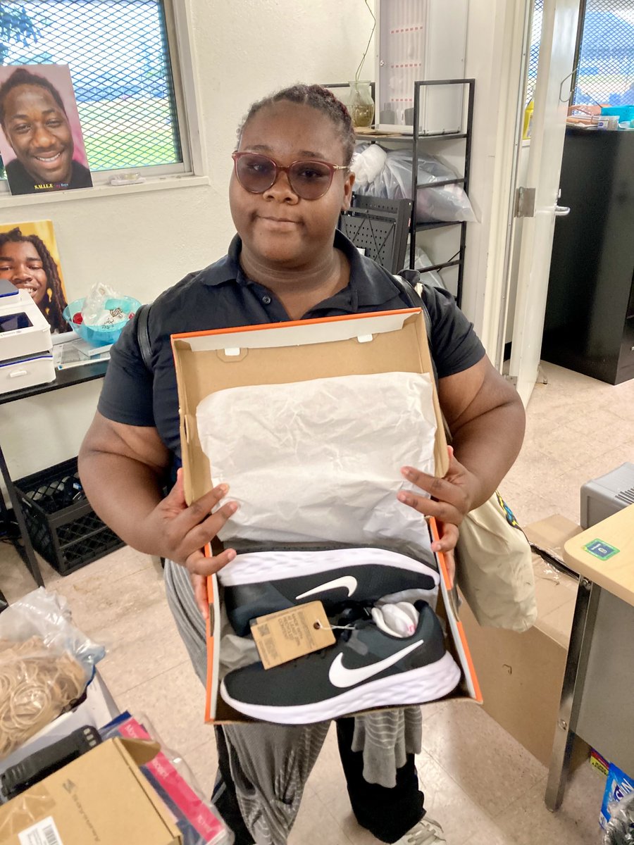 Shoes That Fit tweet media