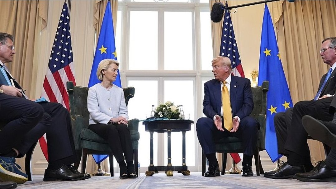 Euronews: UE e EUA apresentam versões contraditórias do acordo comercial
🇪🇺🤣🇺🇲
o loiro trompete 
vigarista, como sempre
🇪🇺🤣🇺🇲
pt.euronews.com/my-europe/2025…