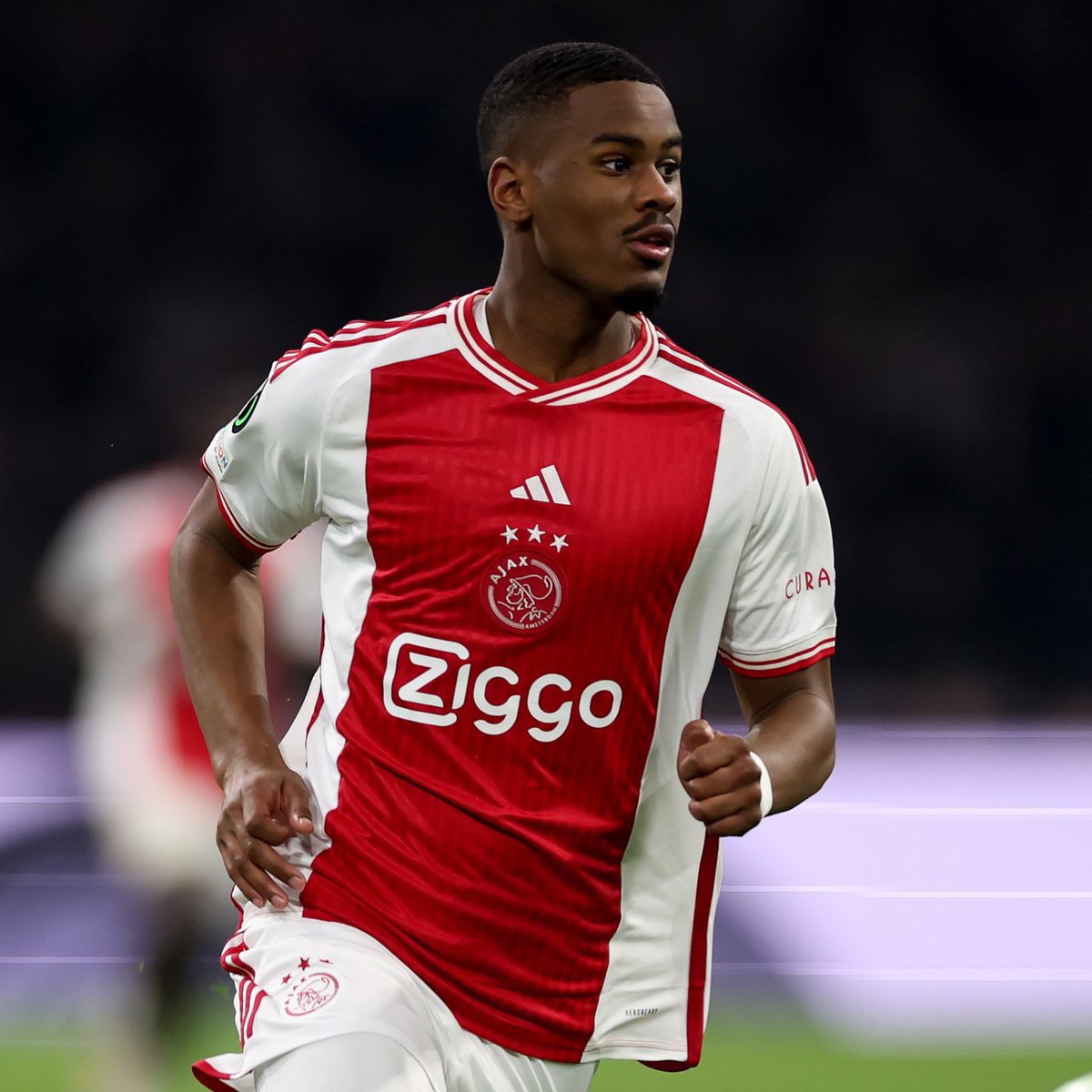 Augusti28048659's tweet photo. 🚨🔵 Understand Jorrel Hato deal now very close with Chelsea… here we go, coming soon!

Negotiations at final stages with Ajax after new direct talks today.

Hato, waiting for green light to travel and go sign with Chelsea asap. https://t.co/L6OxpamPlB