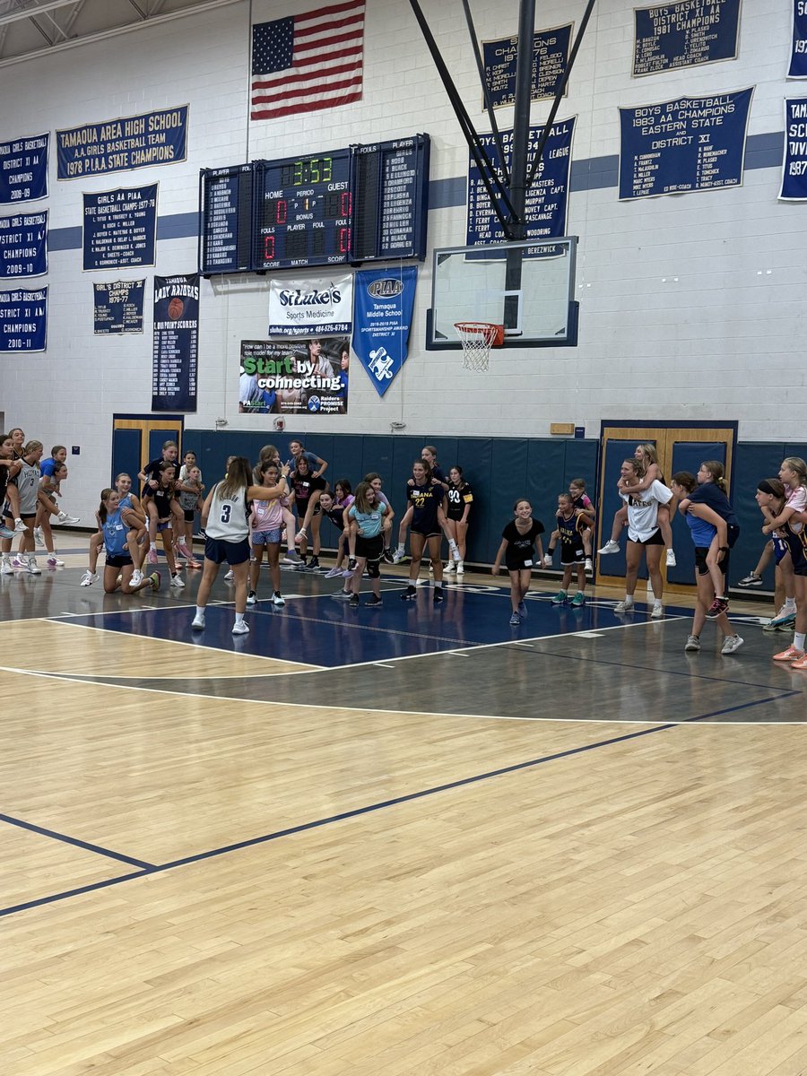 CoachEDavis3's tweet image. Day 2❗️🏀💙✔️
Another awesome day we had today! Showing off our favorite teams or jerseys. Loving the enthusiasm to learn and grow in the game of basketball. Keep working hard and improving on the little things! #fundamentals