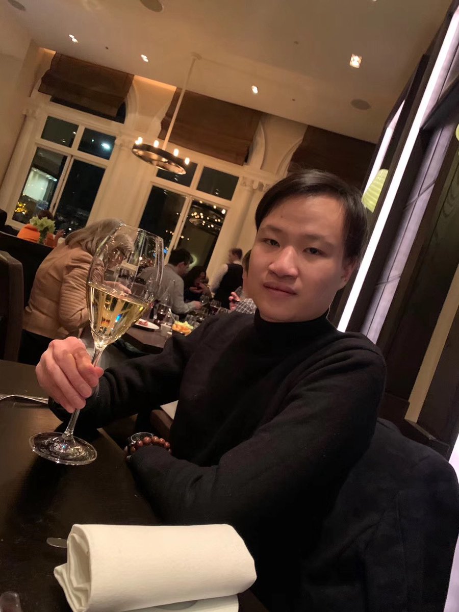 Shay19937480's tweet photo. A glass of good champagne https://t.co/tF5lvEhasW