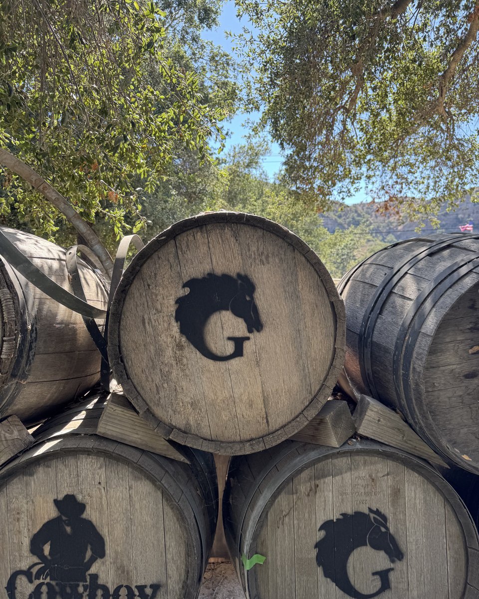 ClaretPlan's tweet image. We sent our “exploration team” to Giracci Vineyards in Silverado, CA — just a short drive from most OC cities. 🍷 Their Wine Sunday Market was full of great wine, food, &amp;amp; music. Hidden gem status confirmed.

#BevAlc #OrangeCounty #WineSunday #ClaretSolutions