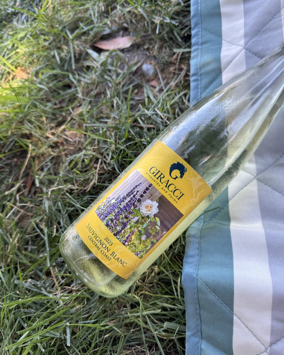 ClaretPlan's tweet image. We sent our “exploration team” to Giracci Vineyards in Silverado, CA — just a short drive from most OC cities. 🍷 Their Wine Sunday Market was full of great wine, food, &amp;amp; music. Hidden gem status confirmed.

#BevAlc #OrangeCounty #WineSunday #ClaretSolutions