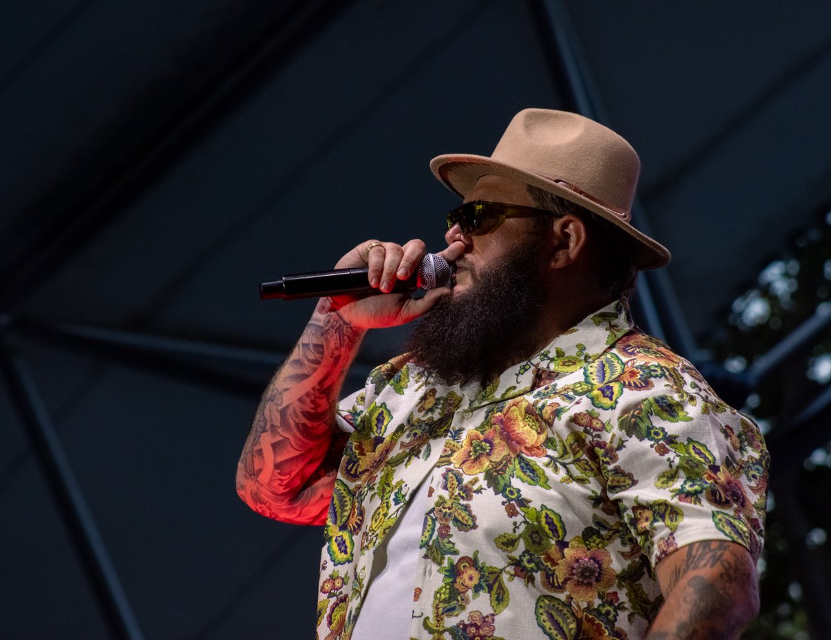 Hannah_Reeser's tweet photo. A few of my favorite shots from Big Fort Fest’s Friday concert — taken for a class assignment!

Loved capturing the energy and expression of the performers.

#StudentPhotographer #EventPhotography #BigFortFest https://t.co/zubrYFiK0A