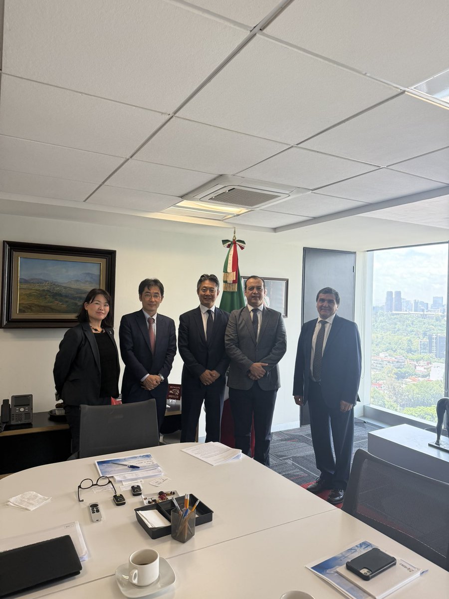 Luis Rosendo Gutiérrez (@luisrosendo_) on Twitter photo Recibí a ejecutivos del Japan Bank for International Cooperation, institución que apoya financieramente proyectos de infraestructura, energía, transporte y tecnologías. Mucho apetito por continuar invirtiendo en México. <a href="/SE_mx/">Economía México</a> <a href="/m_ebrard/">Marcelo Ebrard C.</a> <a href="/Claudiashein/">Claudia Sheinbaum Pardo</a> #hechoenméxico Recibí a ejecutivos del Japan Bank for International Cooperation, institución que apoya financieramente proyectos de infraestructura, energía, transporte y tecnologías. Mucho apetito por continuar invirtiendo en México. <a href="/SE_mx/">Economía México</a> <a href="/m_ebrard/">Marcelo Ebrard C.</a> <a href="/Claudiashein/">Claudia Sheinbaum Pardo</a> #hechoenméxico