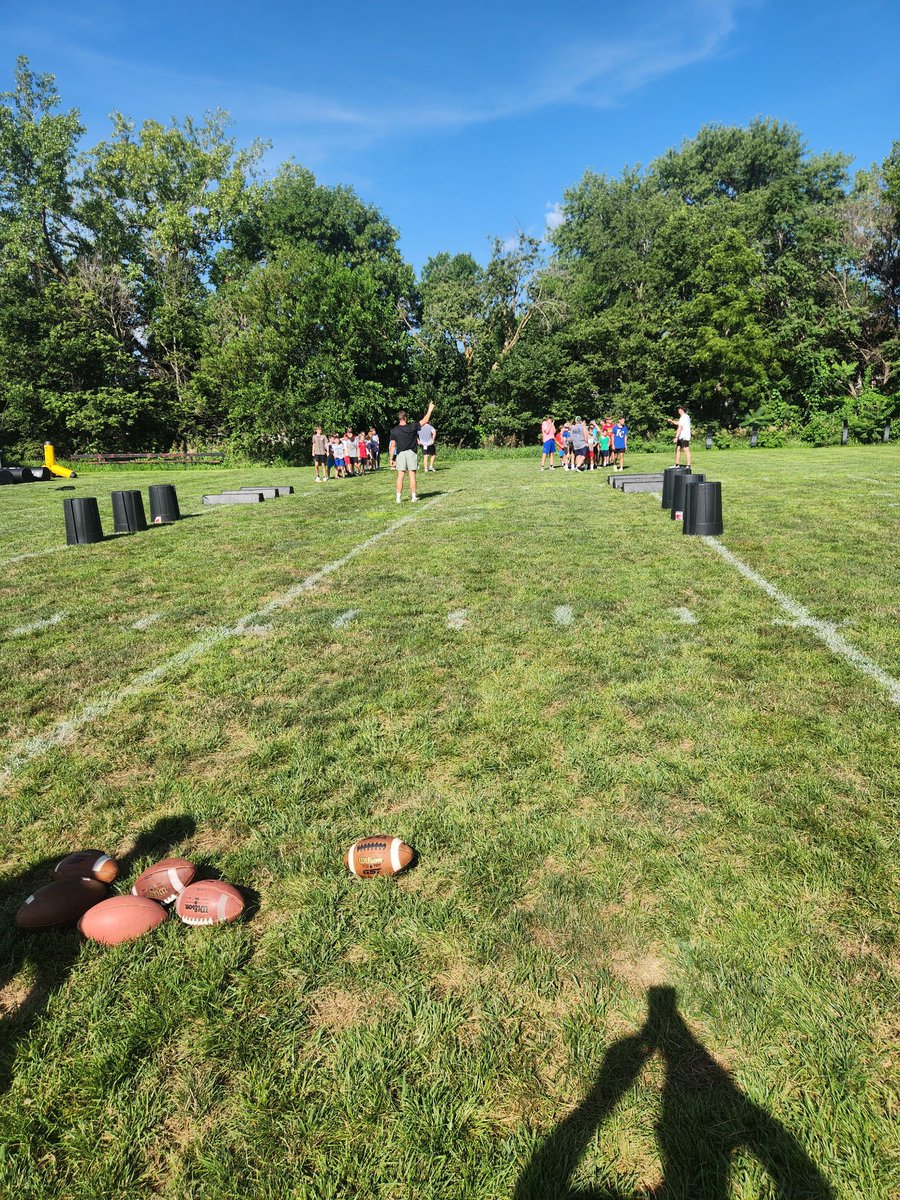 ThayerCentralFB's tweet photo. Thank you to @CoreyHoelck and @HoelckAcademy for hosting our youth camp in Hebron today. Hot one but what an awesome camp. https://t.co/nzZz4KqM0S