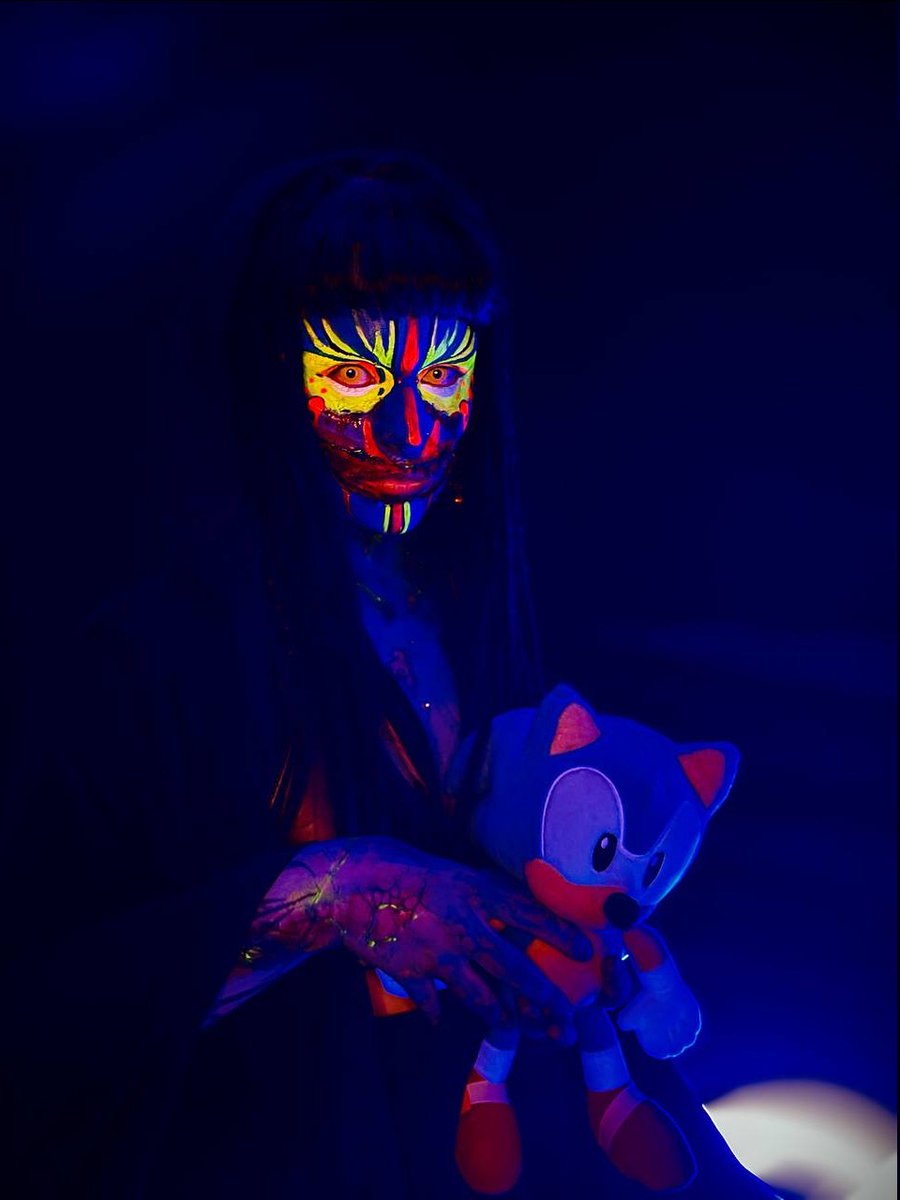 vamp.exe tweet media