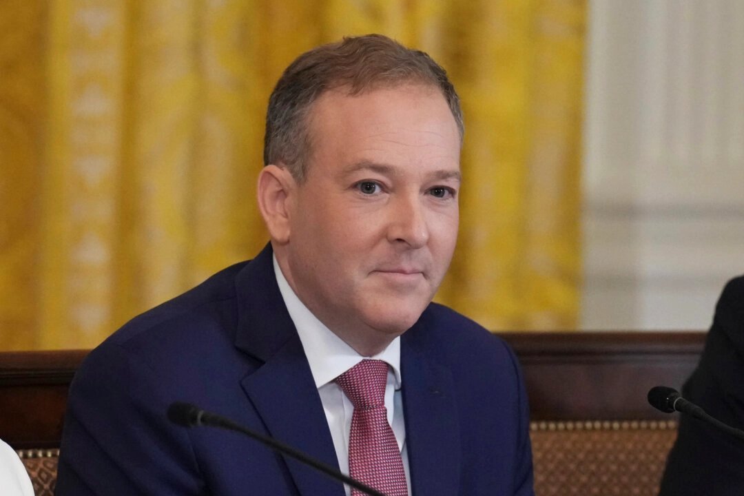 🚨 TRUMP JUST WENT NUCLEAR ON THE GREEN NEW DEAL.

The EPA is moving to repeal the legal foundation of climate regulation itself.

$1 TRILLION in green tyranny—GONE.

Lee Zeldin calls it the “largest deregulatory action in American history.”

Here’s what it means 🧵