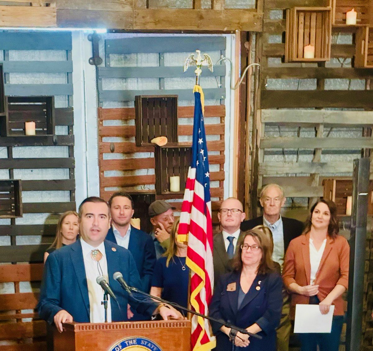 AZSenateRepublicans (@azsenategop) on Twitter photo 🚜📜 BIG WIN for Arizona!
Senate President Pro Tempore <a href="/TJShope/">T.J. Shope</a> leads the charge at today’s ceremonial signing of Arizona’s Ag-to-Urban policy — a game-changing law championed by Senate Republicans that empowers farmers, fuels homebuilding, and secures our water future! 🚜📜 BIG WIN for Arizona!
Senate President Pro Tempore <a href="/TJShope/">T.J. Shope</a> leads the charge at today’s ceremonial signing of Arizona’s Ag-to-Urban policy — a game-changing law championed by Senate Republicans that empowers farmers, fuels homebuilding, and secures our water future!