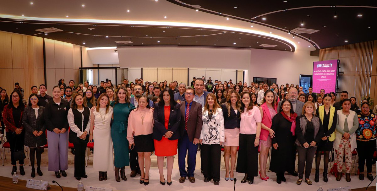 En representación de Edda Vite, presidenta del Patronato; Ricardo Alvizo, titular del Sistema, participó en la conferencia “No más trata contra #NNA en Hidalgo”, un espacio para fortalecer la prevención y protección de sus derechos. 🙌🏻👦🏽🧒🏻👧🏼💫