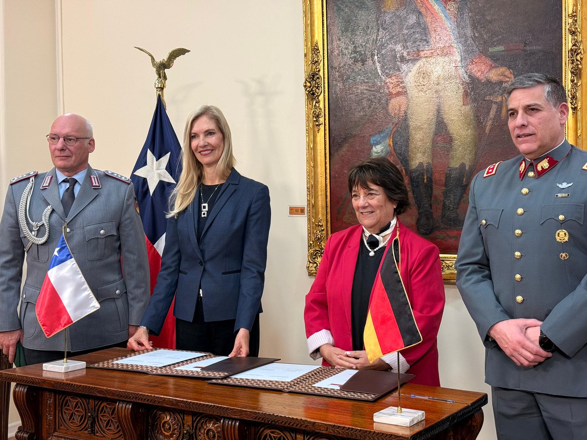 Ante las amenazas de los conflictos actuales es esencial contar con socios de confianza.
#Chile y #Alemania firmaron un acuerdo técnico-militar, que favorece el acceso de 🇨🇱 a la logística del sistema #OTAN.
Además, ofrece ventajas prácticas respecto del equipamiento de defensa.
