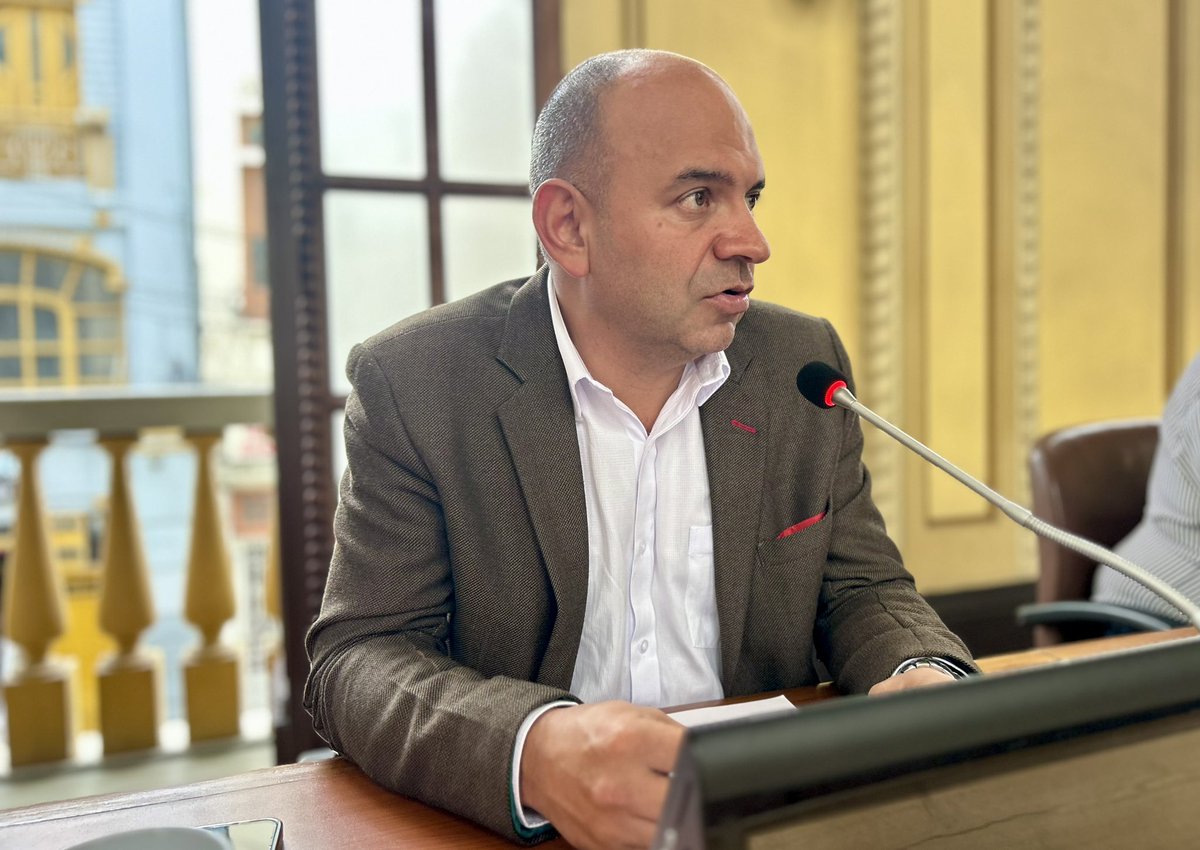 Luis Alberto Giraldo, diputado: “Nuestro deber es cumplir con lo que ordena la norma. Tras revisar el proyecto, reiteramos que es importante que la Contraloría pueda avanzar en el incremento salarial.”
