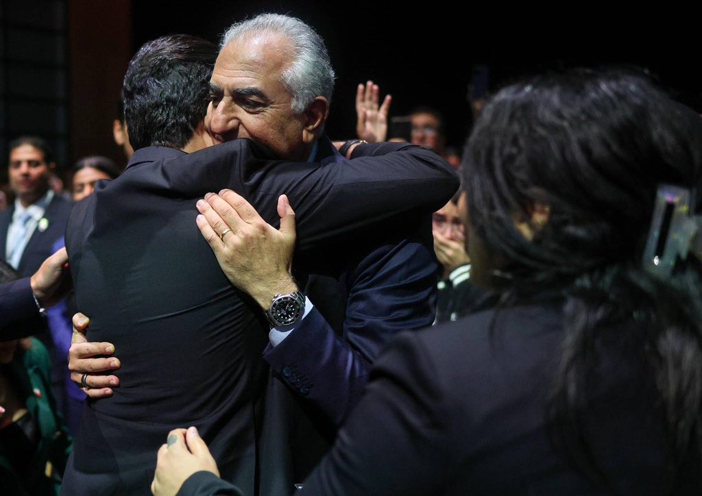 PahlaviReza's tweet image. ما ادامه داریم...