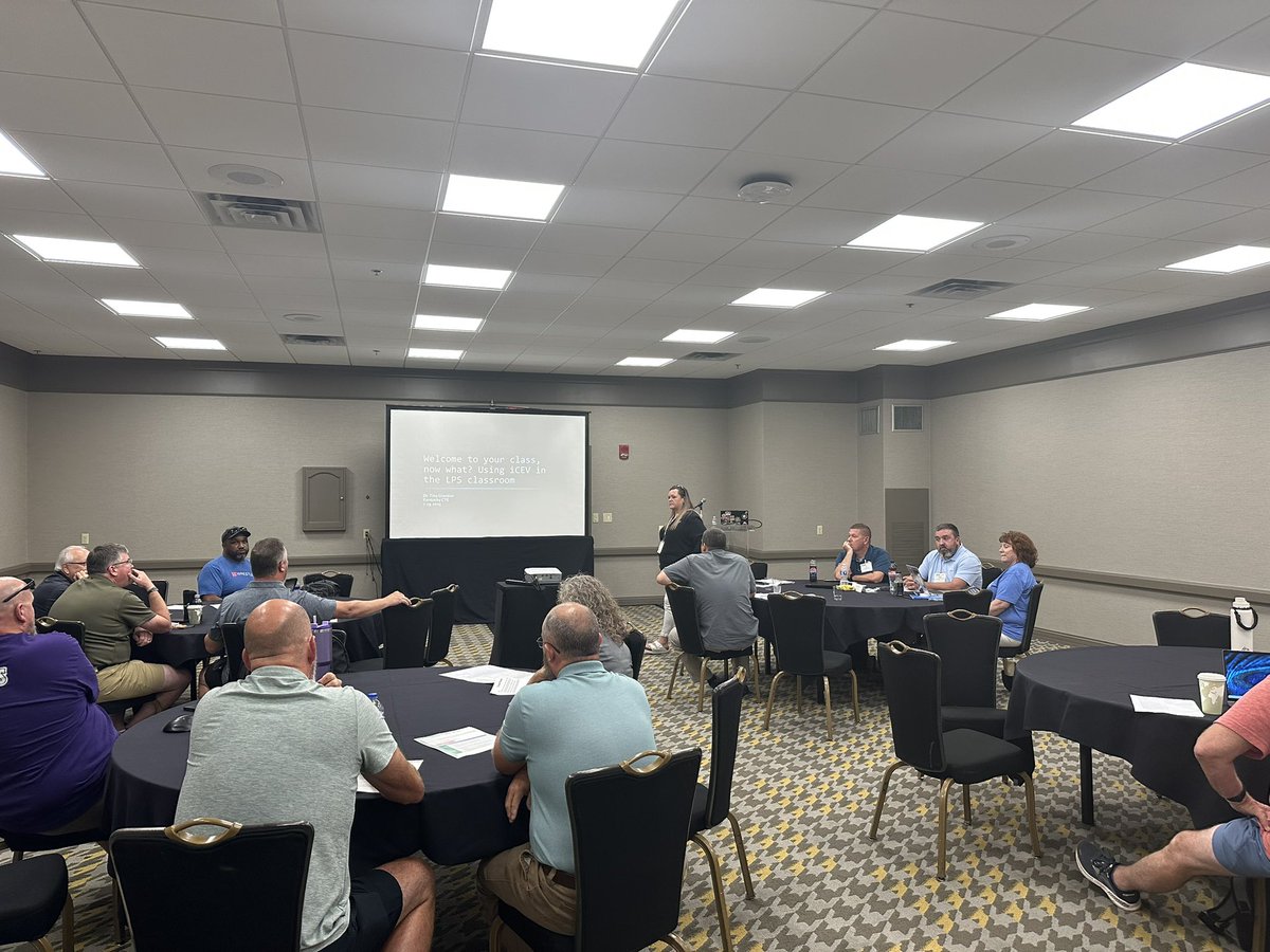 hassell_joey's tweet photo. Dr. Tina Glandon worked with @KY_CTE Law &amp; Public Safety instructors during an afternoon session of today’s #KYACTE on exploring &amp; navigating @iCEVonline’s curriculum platform. #theworldneedsCTE #kyneedsCTE https://t.co/ydPWews0zK