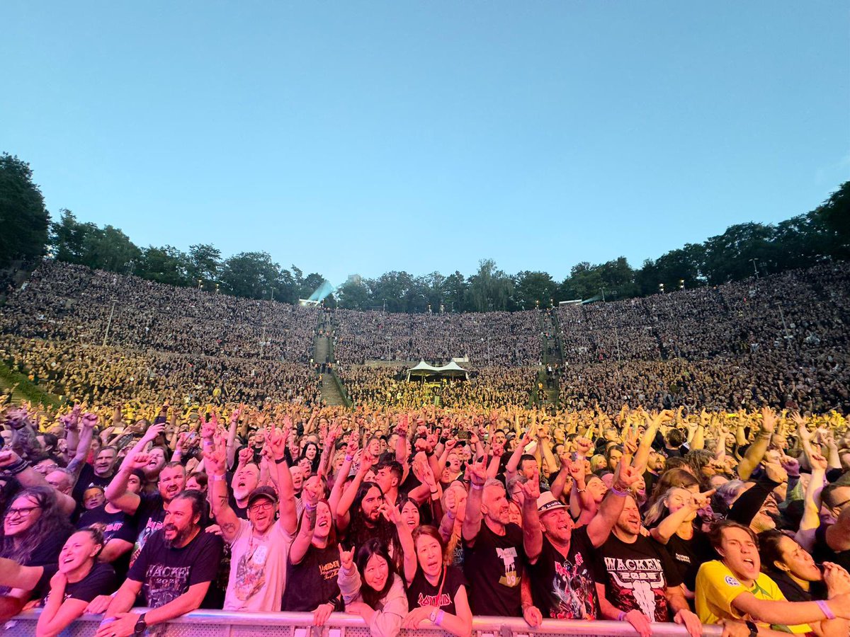 BERLIN! What an amazing night! 🔥⚡️

See you tomorrow to do it all again! 🤘🙂‍↕️

#RunForYourLivesWorldTour #KillerKonent