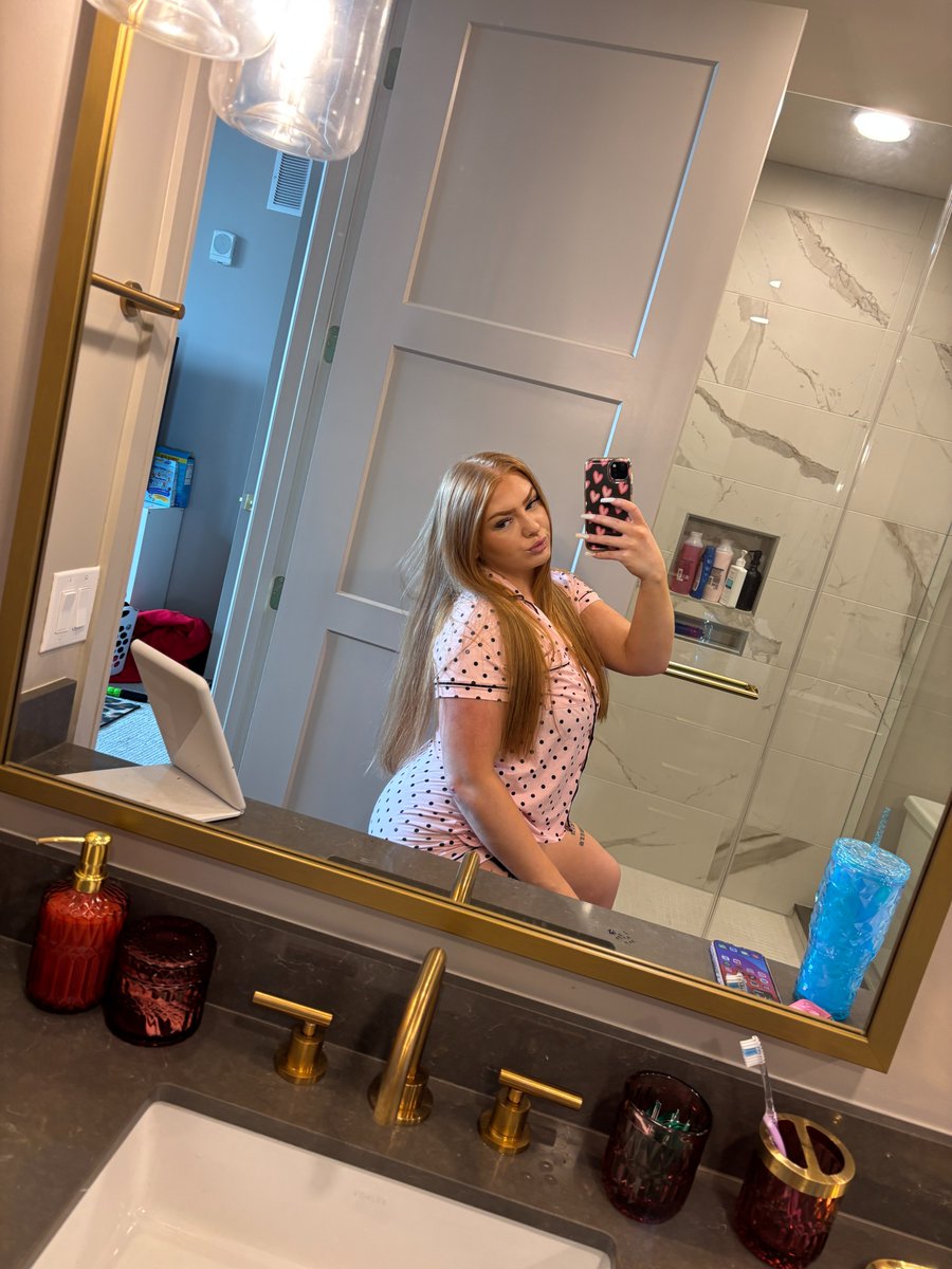what’s something about me u’d never get tired of looking at? 😶‍🌫️