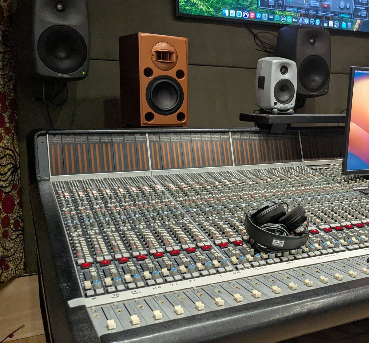 FOMO London Studio