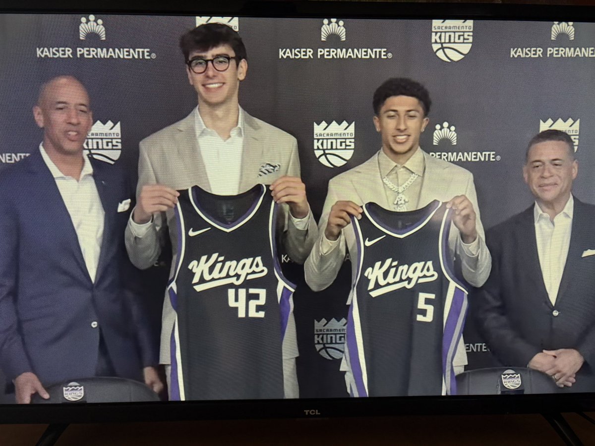 KEON
NIQUE
KEEGAN
MAX
DOMAS

This lineup will get almost no run this season, and yet, this actually feels like a perfectly constructed team surrounding Domas. Thoughts? 🤔