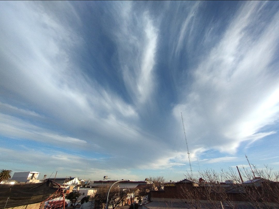 Ricardo Brown (@brown_1911) on Twitter photo Se va la tarde en #CABA y así está el cielo por acá
<a href="/MeteoBsAs/">Meteorologia Buenos Aires ⛈ ⛅️☀️⚡️</a>
#nubes #clouds Se va la tarde en #CABA y así está el cielo por acá
<a href="/MeteoBsAs/">Meteorologia Buenos Aires ⛈ ⛅️☀️⚡️</a>
#nubes #clouds