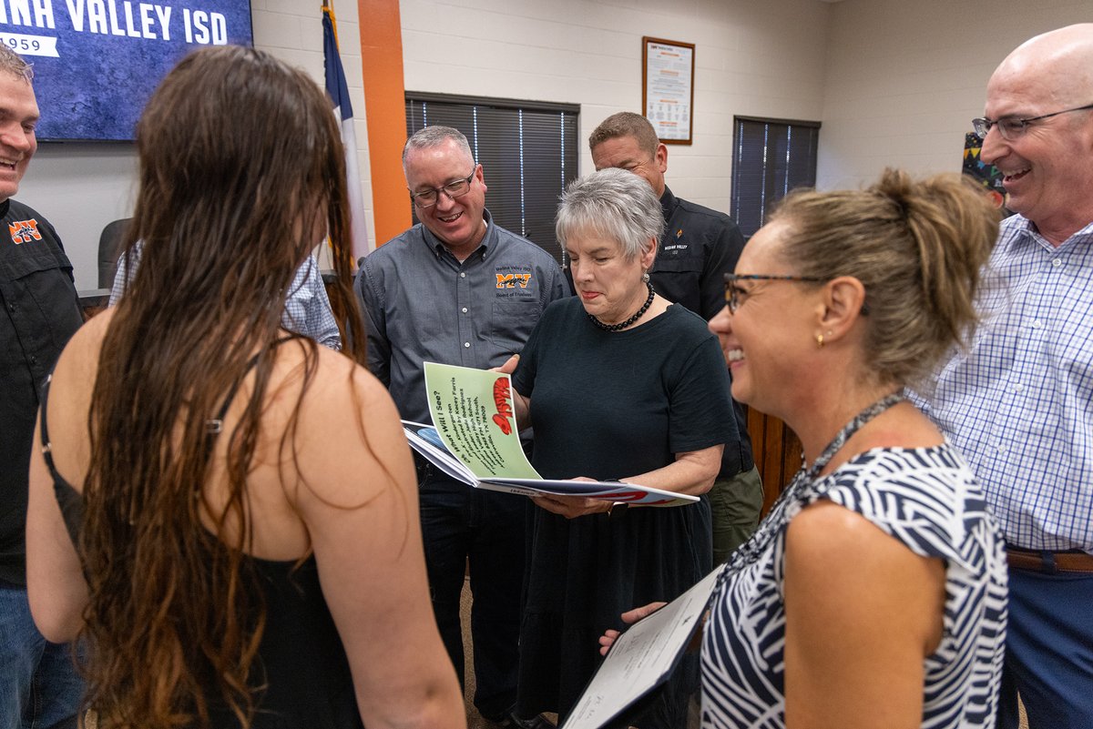 Last night, Medina Valley High School student, Kacey Farris was honored at the MVISD Board Meeting for her incredible accomplishment — earning third place at the TAFE National Competition with her original children’s book.
Way to go Kacey! Your dedication and talent shine bright!