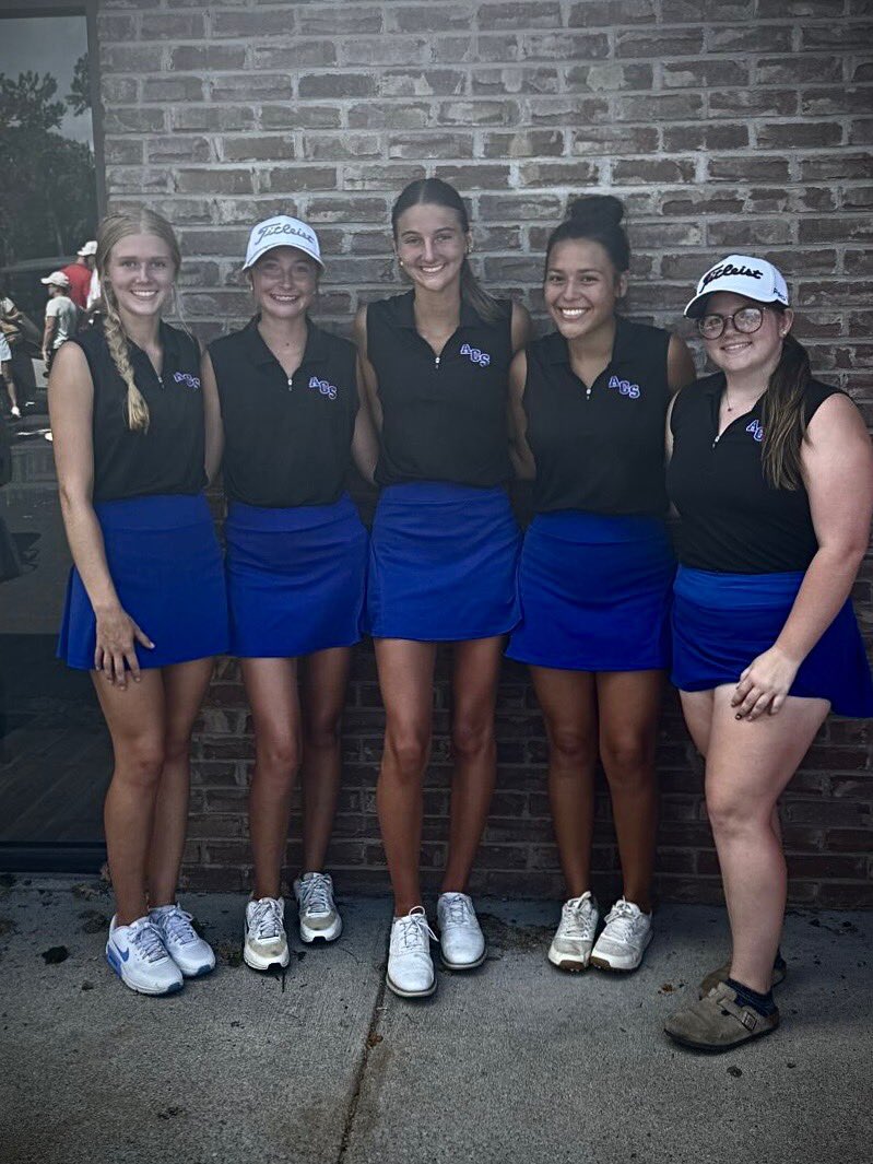 Lady Patriots finished 5th Place today out of 12 teams in the Lady Cardinal Classic at Campbellsville CC.  Proud of our girls for battling out there.  Great job ladies!
Ella - 81 Kennedy - 91 Allison - 99 Kaytee - 107 Lillie - 126
#ladypatsgolf
