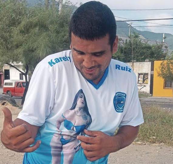 <a href="/CincoRadio/">Punto 5</a> <a href="/aquelricardo/">Ricardo</a> <a href="/AzaelSG/">Azael López</a> <a href="/RadioUdeG/">Radio Universidad de Guadalajara</a> La oppo para celulares
Y EL JERSEY más bonito el de karely Ruiz FC  un equipo de fútbol llanero