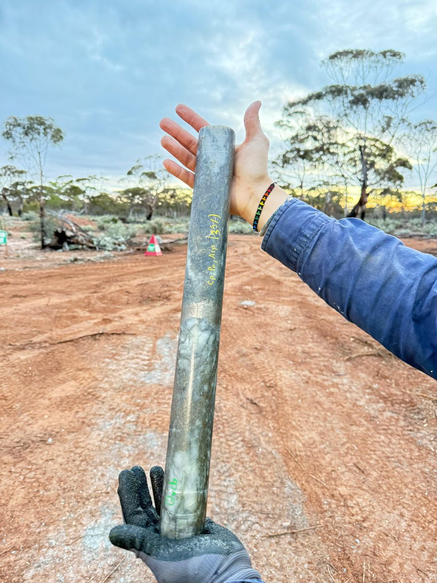 New Dawn New Day

Even though it’s slow and expensive there is always something special about seeing diamond core come out of the rig 

#parisgold $tor.ax <a href="/Torque_Metals/">Torque Metals</a>