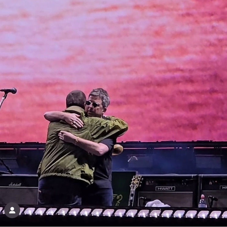 madlyrk's tweet photo. "Me and our kid, we’re telepathic. I can tell what he’s gonna do, and he can tell what I’m gonna do. That’s what makes Oasis great" https://t.co/Xb92hNgTg6