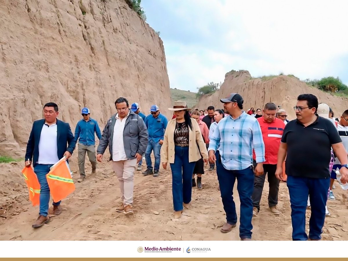 DarioFGzzC's tweet photo. 💧En Zaragoza, junto a la alcaldesa Amada Zavala iniciamos la construcción de una planta tratadora de aguas residuales.

Con +24 MDP, impulsamos saneamiento y calidad de vida. Gracias @Claudiashein  y @conagua_mx.
🌱 #PorUnSanLuisConagua
🌊 #PorUnSanLuisConBienestar
#ZaragozaSLP https://t.co/k5AfGMpBtG