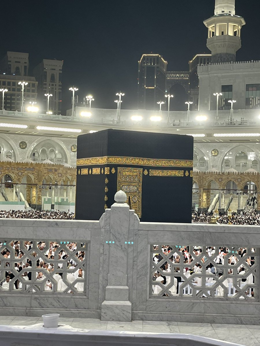 q4p2000's tweet photo. الحمدلله الذي أنعم علينا بزيارة بيته الكريم ،فيارب تقبل منا عمرتنا واغفر بها ذنوبنا وأجب دُعائنا واعف عنا، اللهم إني استودعتك أدعية فاض بها قلبي ببن يديك فبشرني بإجابتها يارب العالمين🤲🏻🤍🤍. 

#مكة_المكرمة 
#مكه_الان 
2025/7/29 
1447/2/4 https://t.co/pzFcITkGHe