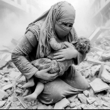 Bu saatten sonra Eğer 
Varsa kınamanın bir önemi 
Varsa Kınamanın bir değeri 
Varsa Kınamanın bir yaptırımı 
İslam ülkeleri İsraili değil !!
Bizzat kendilerini kınasınlar...

Garip Yolcu