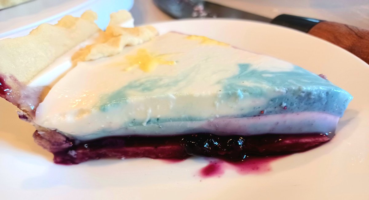 rithiathemoth's tweet photo. @CRKingdomEN A blueberry and vanilla pudding tart with homemade blueberry jam based on the Truth and Deceit storyline! Extra images in thread for what scene it's based on, and the tart making process. #cookingrun https://t.co/cJSrj01Pkp